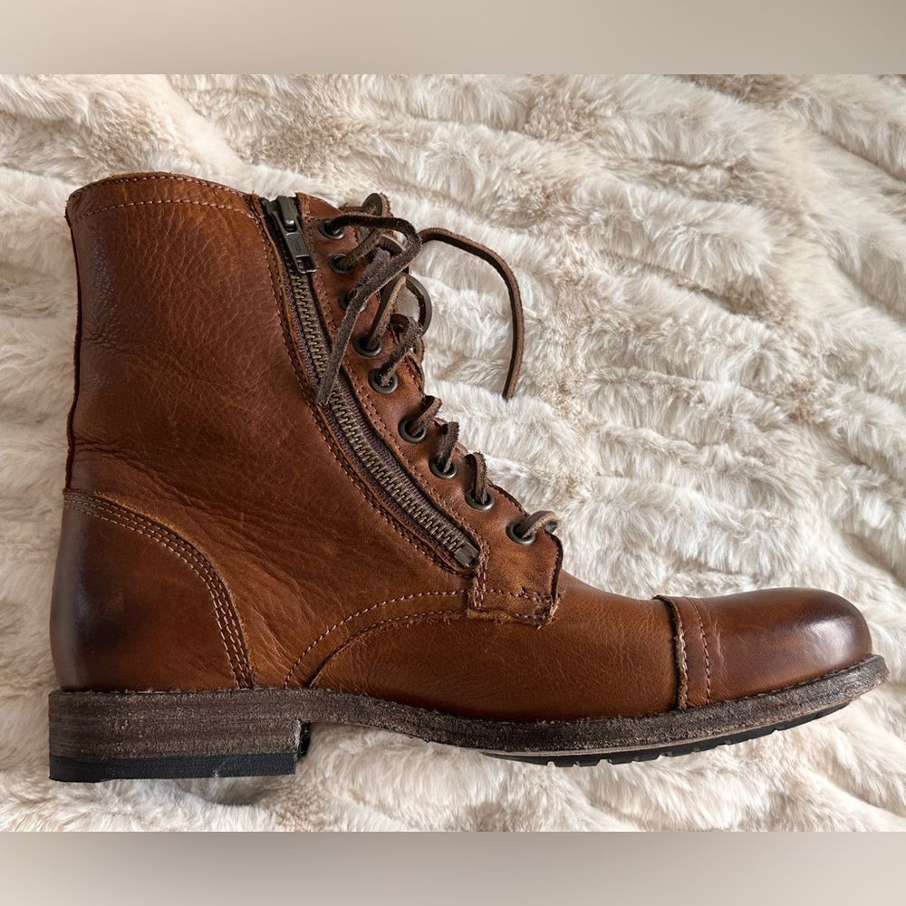 Frye Combat Boots Size 8.5 ** WORN ONCE**